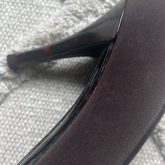 Stuart Weitzman brown pumps - Picture 3 of 4